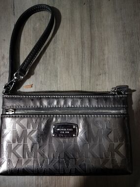 Michael Kors Metallic Logo Wristlet in Gunmetal
